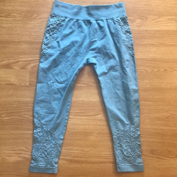 Fabletics Power Hold Seamless Cropped Legging Pant - Picture 2 of 4